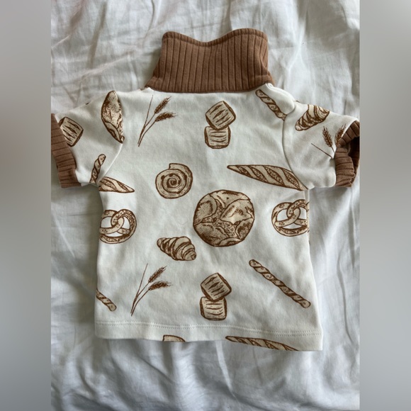 Kate Quinn - Picture 2 of 2